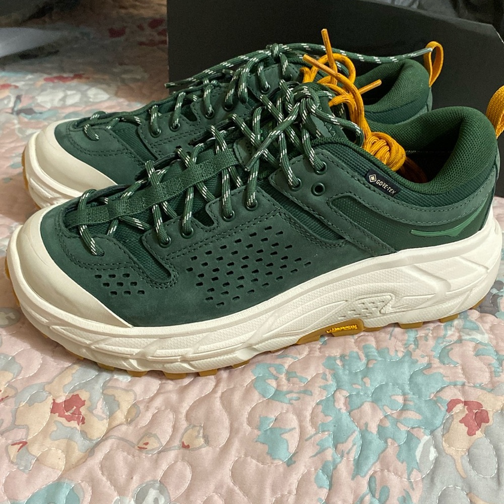 New HOKA U Tor Ultra Lo! Rare! Unisex Men’s 7.5, EU 40 2/3. New in Box!